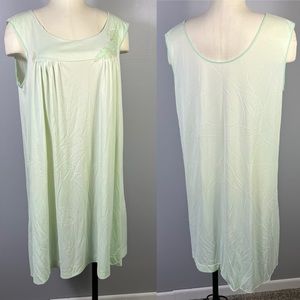 Lorrain Vintage Green Night Gown medium